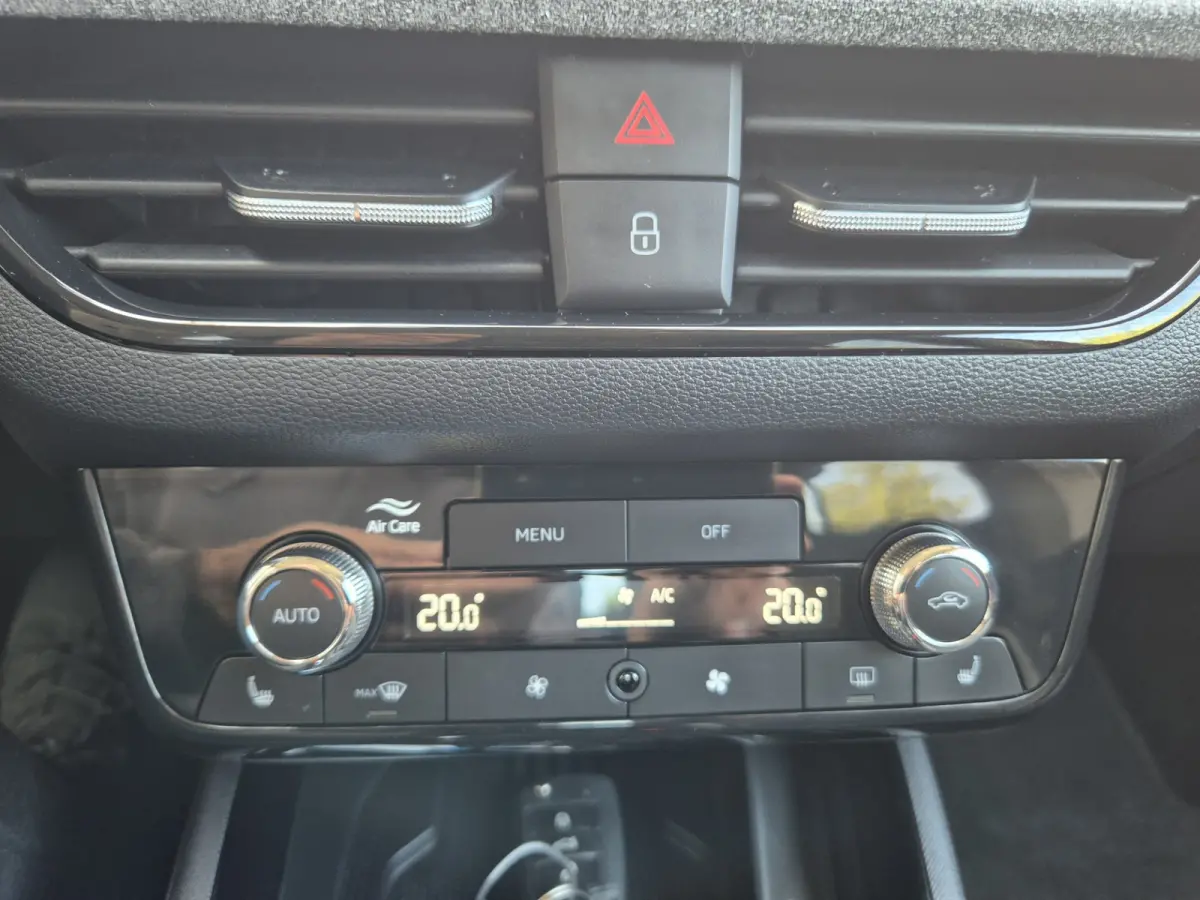 1.5 TSI ACT Business Edition,Cruisecontrol,Nav/Camera/Carplay,Stoel/Stuurverwarming,parkcontrol,