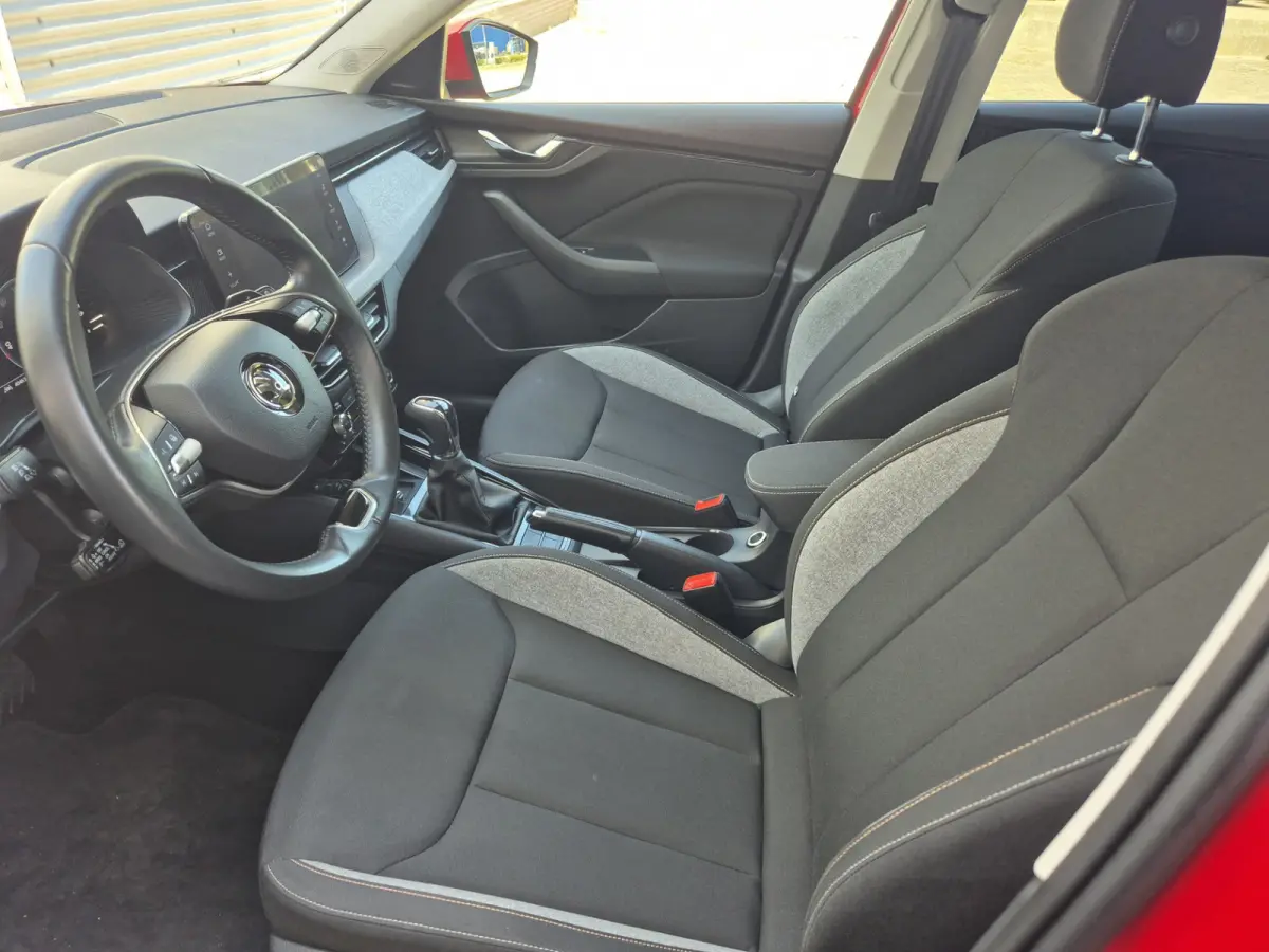 1.5 TSI ACT Business Edition,Cruisecontrol,Nav/Camera/Carplay,Stoel/Stuurverwarming,parkcontrol,