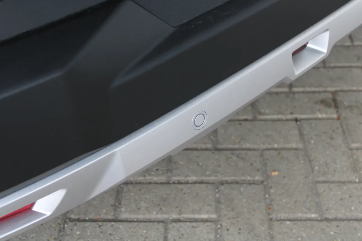 1.2 Hybrid ICON | Achterbank in delen neerklapbaar | Achterbank neerklapbaar | Achterspoiler