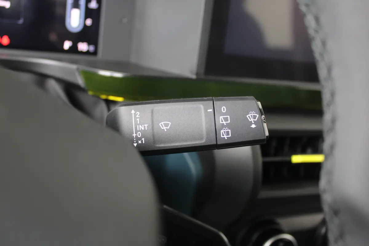 1.2 Hybrid ICON | Achterbank in delen neerklapbaar | Achterbank neerklapbaar | Achterspoiler