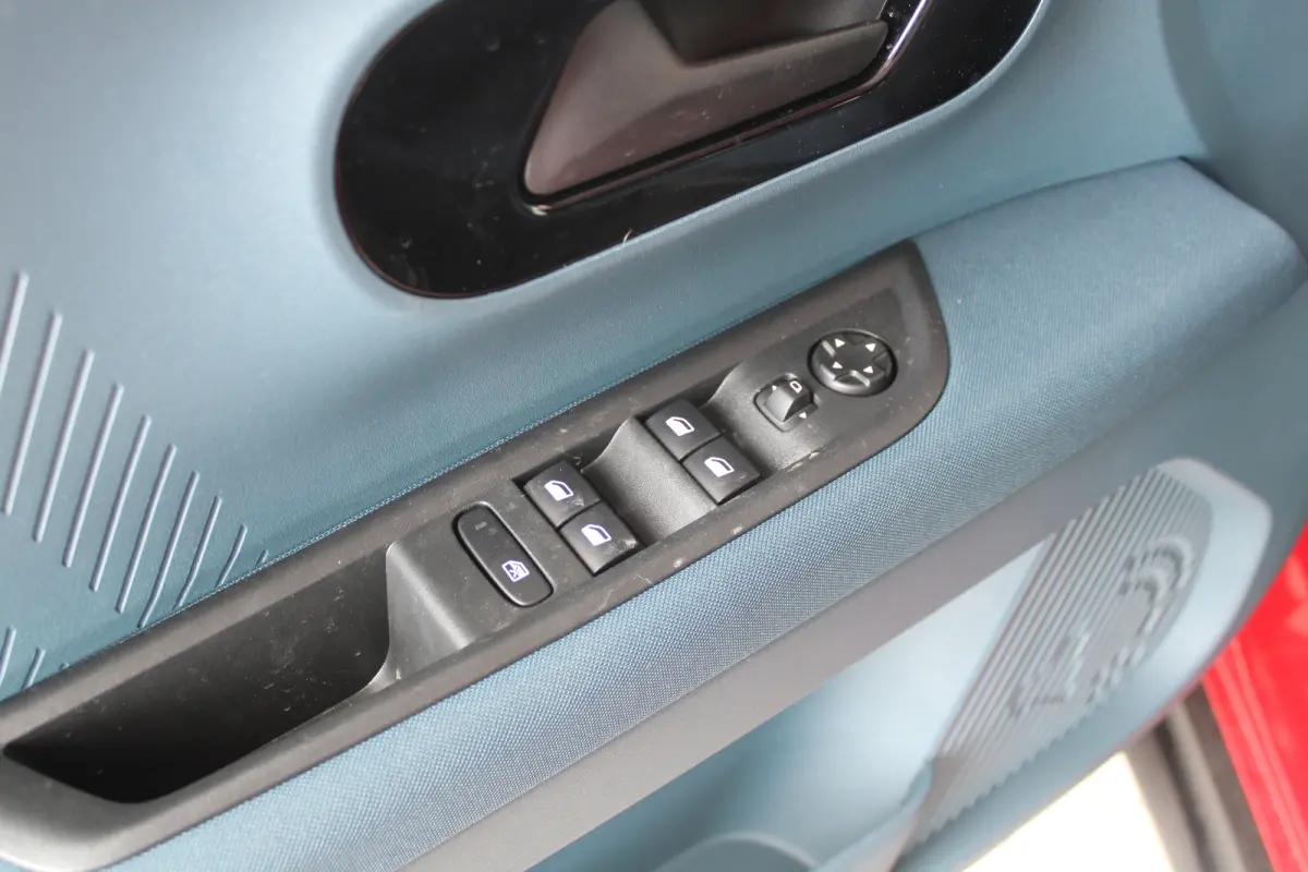 1.2 Hybrid ICON | Achterbank in delen neerklapbaar | Achterbank neerklapbaar | Achterspoiler