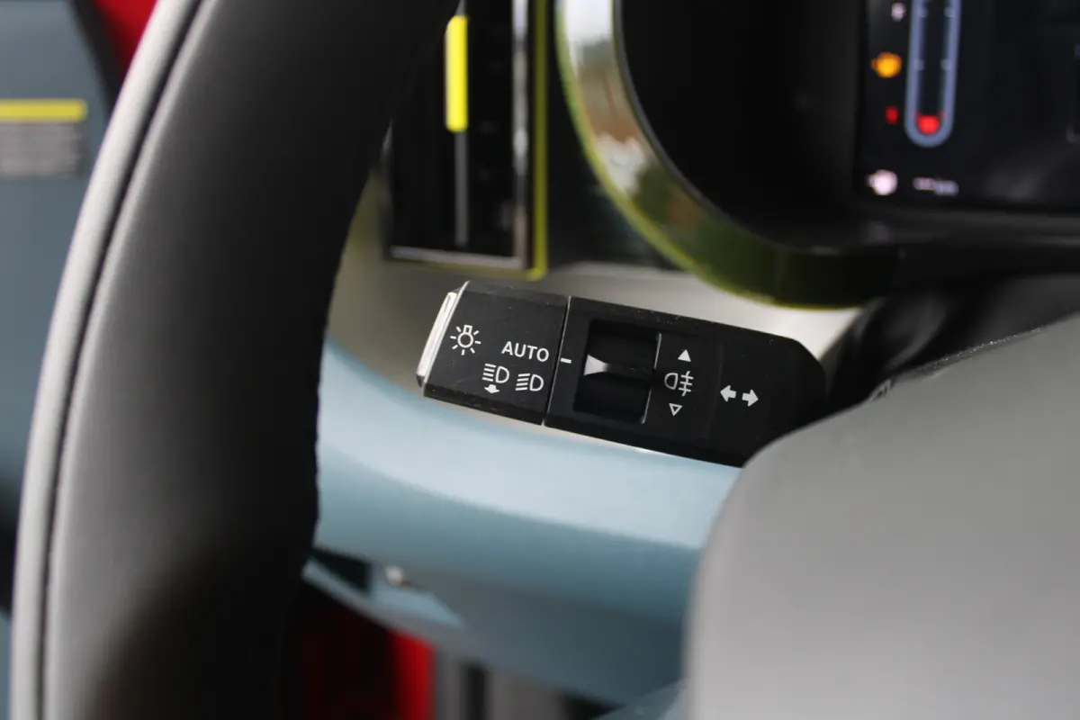 1.2 Hybrid ICON | Achterbank in delen neerklapbaar | Achterbank neerklapbaar | Achterspoiler