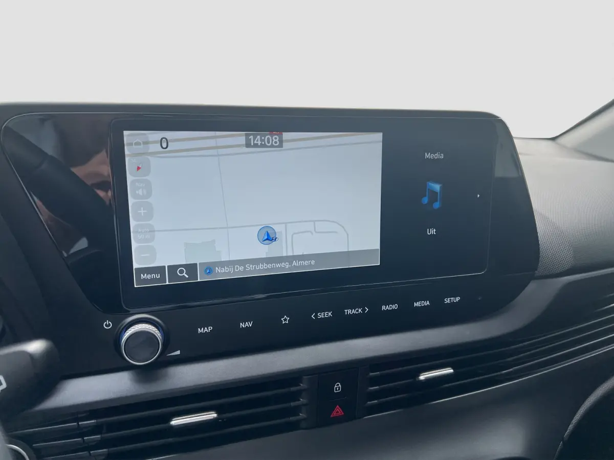1.0 T-GDI 100pk Premium | Carplay | Climate control | Cruise control | Stoel/stuurverwarming | Camera | Parkeersensoren | DAB | Premium Audio | Lichtmetalen velgen | Navigatie