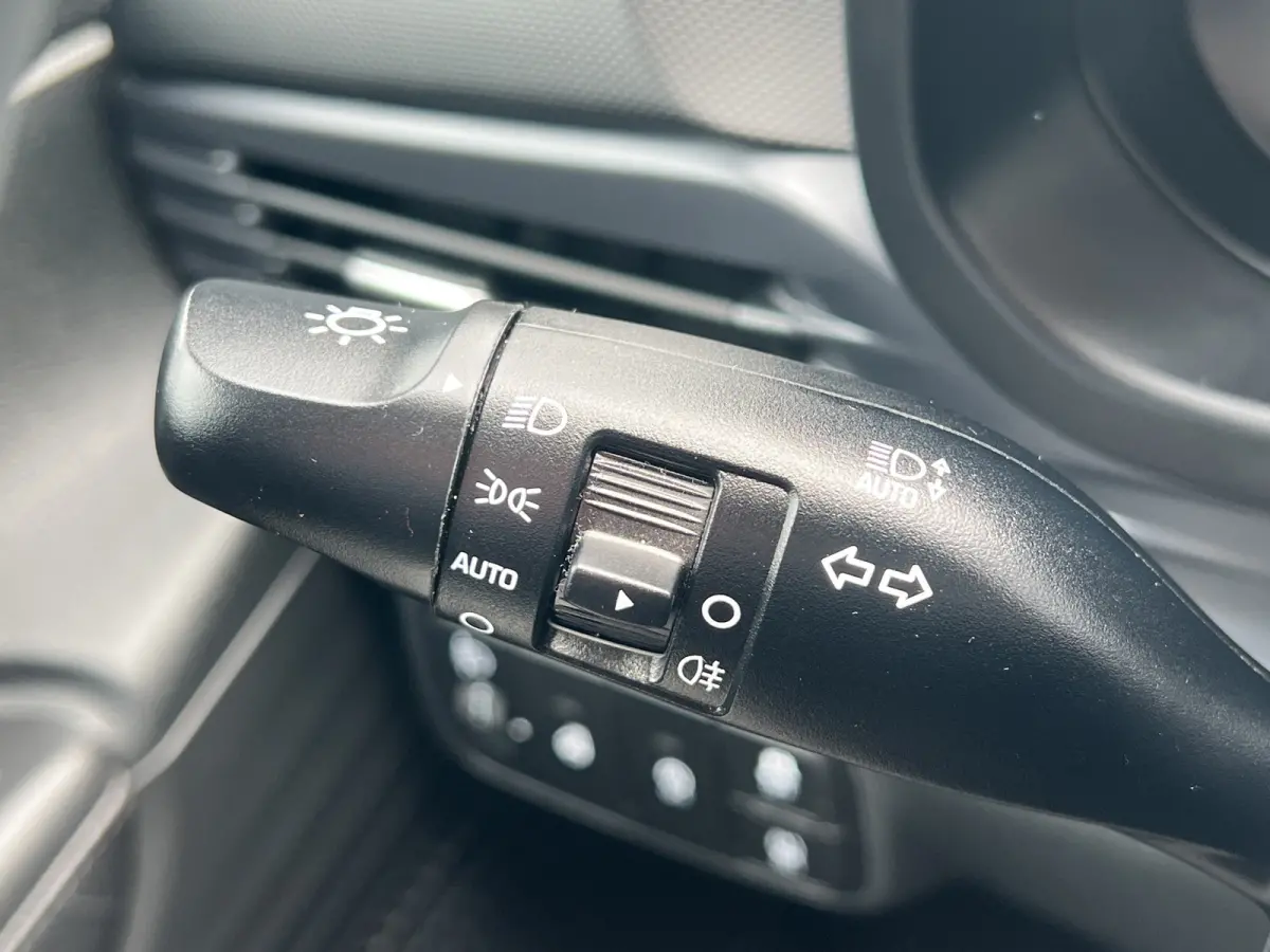 1.0 T-GDI 100pk Premium | Carplay | Climate control | Cruise control | Stoel/stuurverwarming | Camera | Parkeersensoren | DAB | Premium Audio | Lichtmetalen velgen | Navigatie