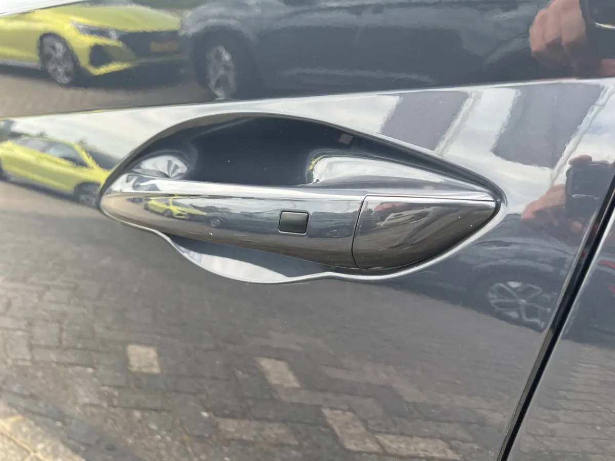 1.0 T-GDI 100pk Premium | Carplay | Climate control | Cruise control | Stoel/stuurverwarming | Camera | Parkeersensoren | DAB | Premium Audio | Lichtmetalen velgen | Navigatie