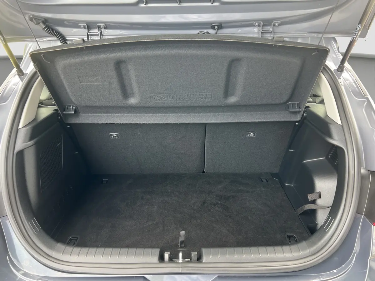 1.0 T-GDI 100pk Premium | Carplay | Climate control | Cruise control | Stoel/stuurverwarming | Camera | Parkeersensoren | DAB | Premium Audio | Lichtmetalen velgen | Navigatie