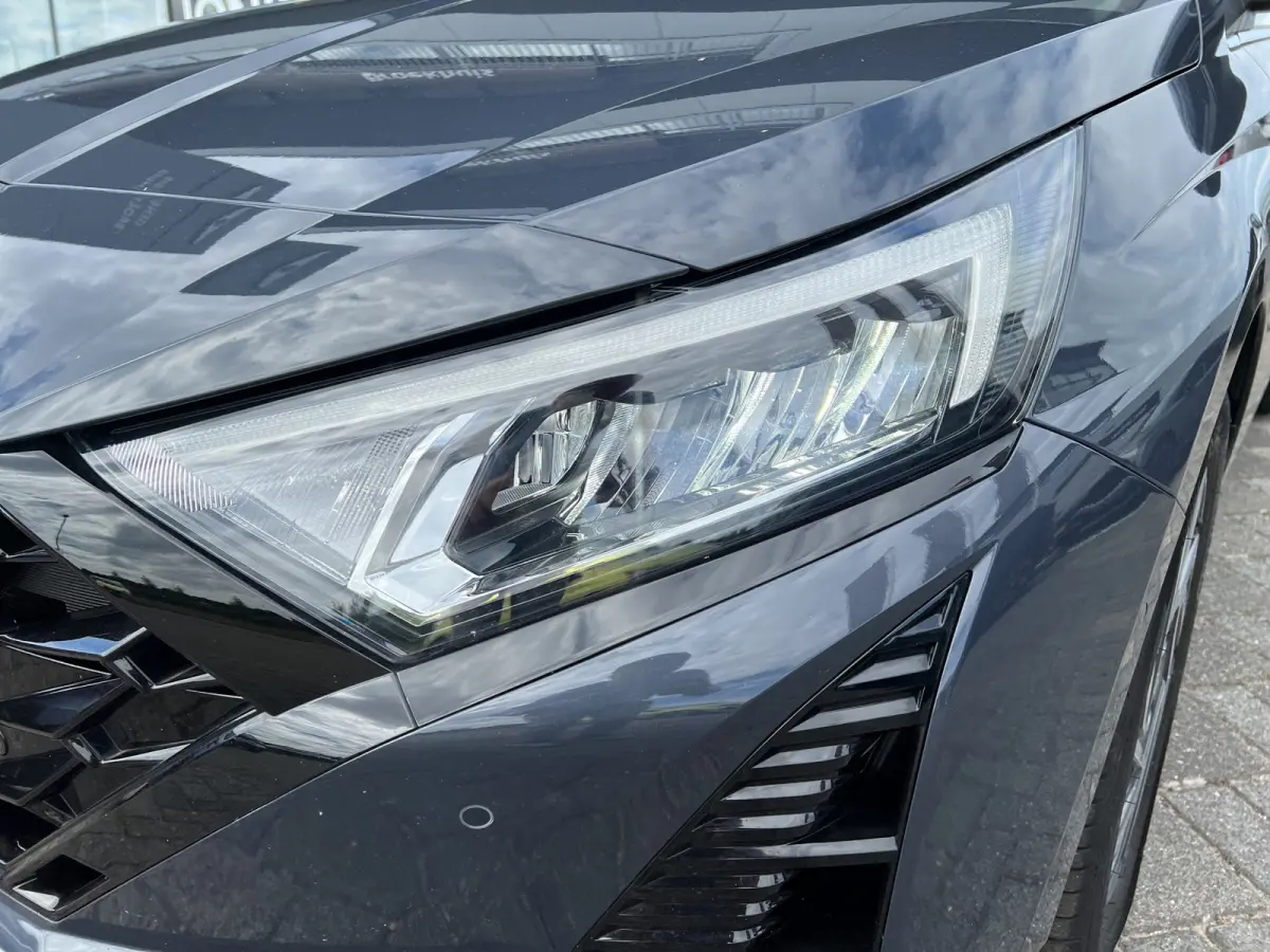 1.0 T-GDI 100pk Premium | Carplay | Climate control | Cruise control | Stoel/stuurverwarming | Camera | Parkeersensoren | DAB | Premium Audio | Lichtmetalen velgen | Navigatie