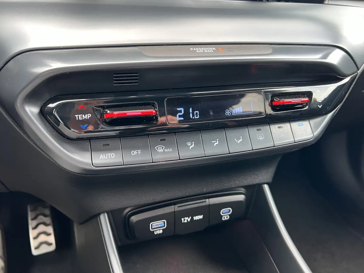 1.0 T-GDI 100pk N-Line | Camera | Carplay | Premium audio | Cruise controle | Navigatie | 17'' velgen | Dodehoek detectie | Parkeersensoren
