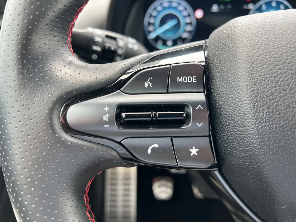 1.0 T-GDI 100pk N-Line | Camera | Carplay | Premium audio | Cruise controle | Navigatie | 17'' velgen | Dodehoek detectie | Parkeersensoren