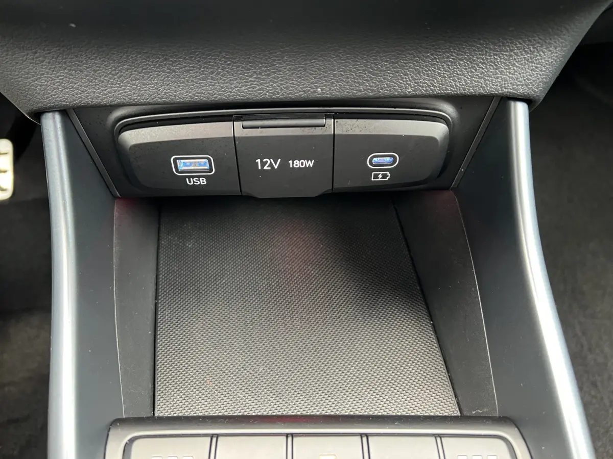 1.0 T-GDI 100pk N-Line | Camera | Carplay | Premium audio | Cruise controle | Navigatie | 17'' velgen | Dodehoek detectie | Parkeersensoren