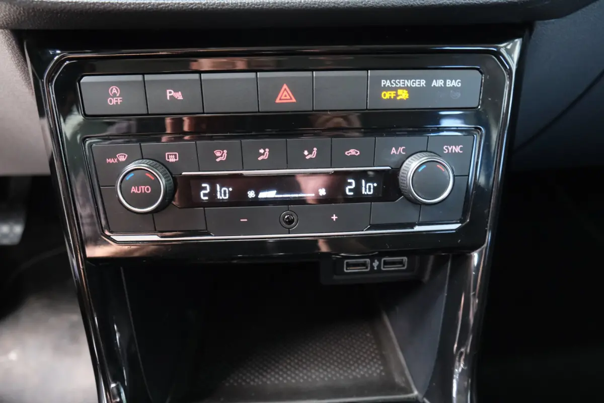 1.0 TSI Life - N.A.P. Airco, Cruise, PDC, Navi.