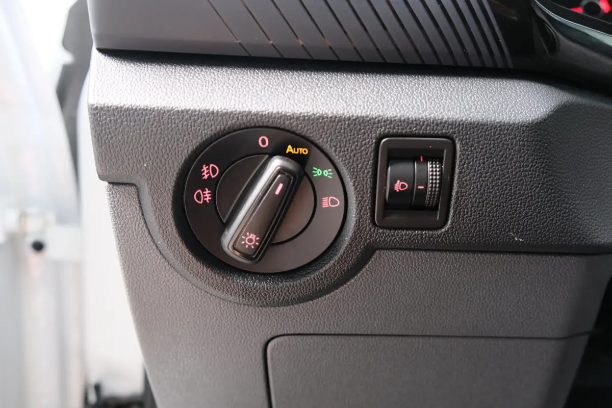 1.0 TSI Life - N.A.P. Airco, Cruise, PDC, Navi.