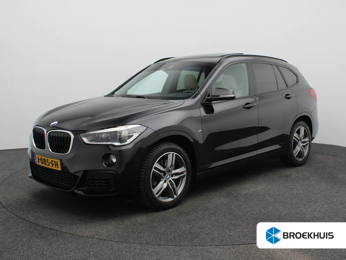 xDrive25i Centennial High Executive | Audio-navigatie full map | Bandenspanningscontrolesysteem | Bluetooth telefoonvoorbereiding