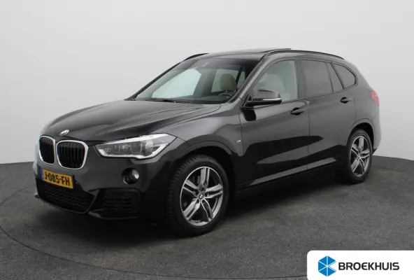 xDrive25i Centennial High Executive | Audio-navigatie full map | Bandenspanningscontrolesysteem | Bluetooth telefoonvoorbereiding