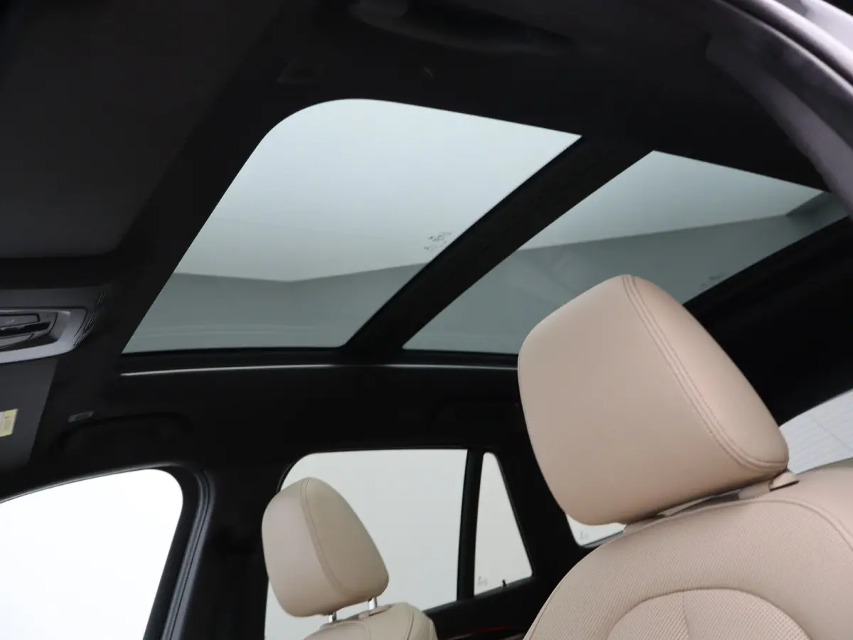 xDrive25i Centennial High Executive | Audio-navigatie full map | Bandenspanningscontrolesysteem | Bluetooth telefoonvoorbereiding