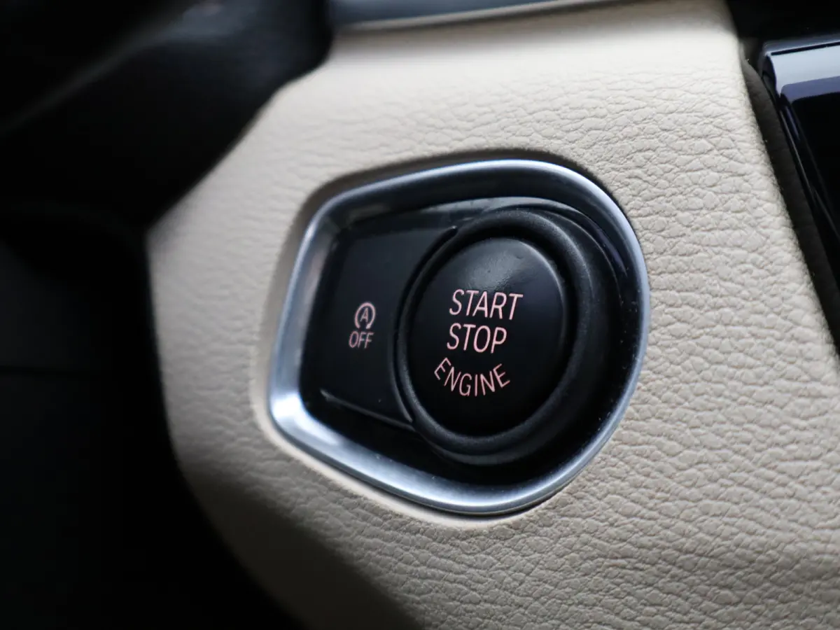 xDrive25i Centennial High Executive | Audio-navigatie full map | Bandenspanningscontrolesysteem | Bluetooth telefoonvoorbereiding