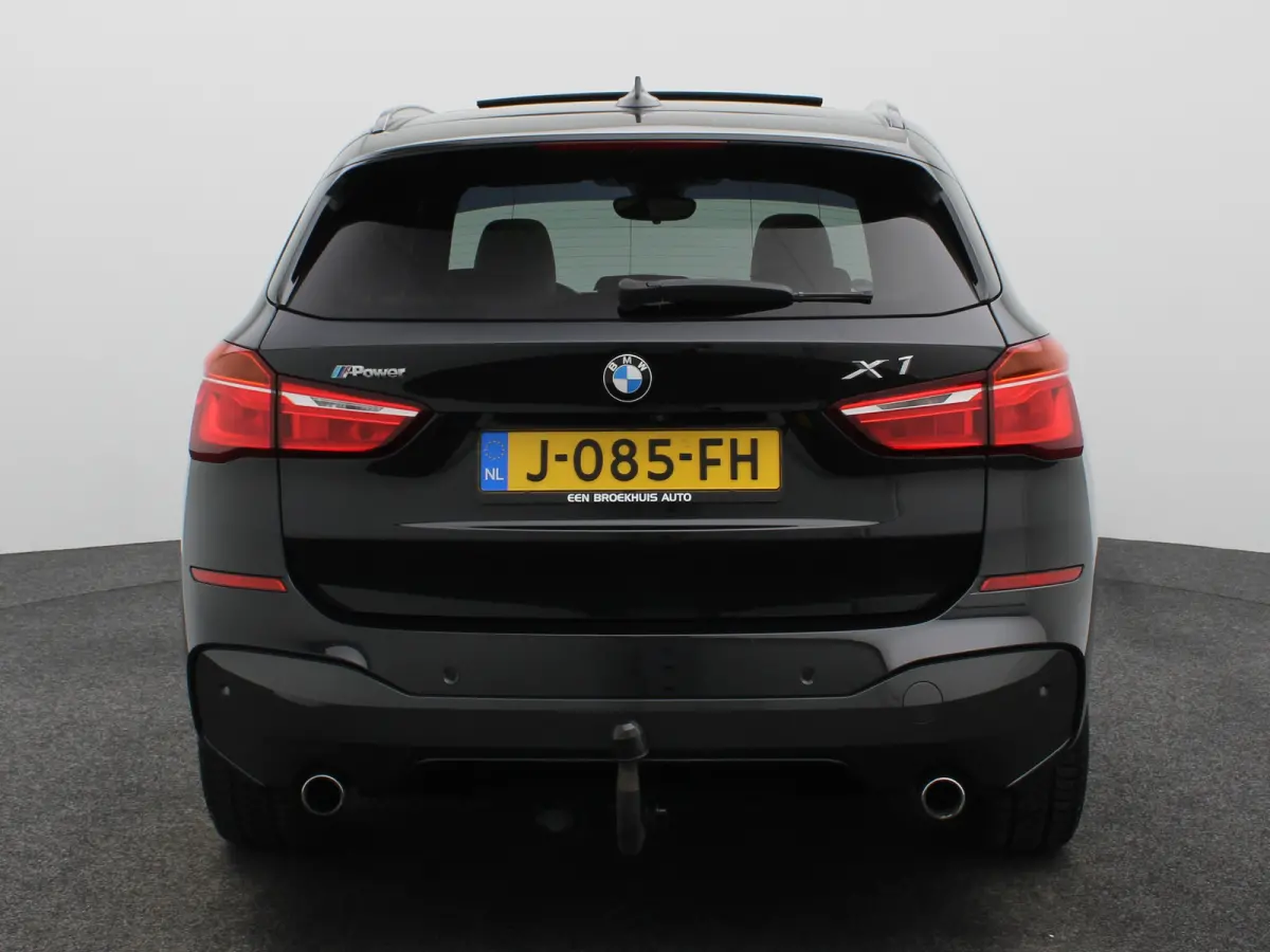 xDrive25i Centennial High Executive | Audio-navigatie full map | Bandenspanningscontrolesysteem | Bluetooth telefoonvoorbereiding