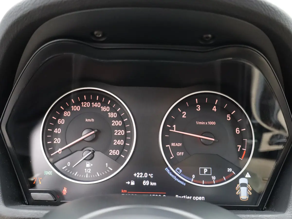 xDrive25i Centennial High Executive | Audio-navigatie full map | Bandenspanningscontrolesysteem | Bluetooth telefoonvoorbereiding