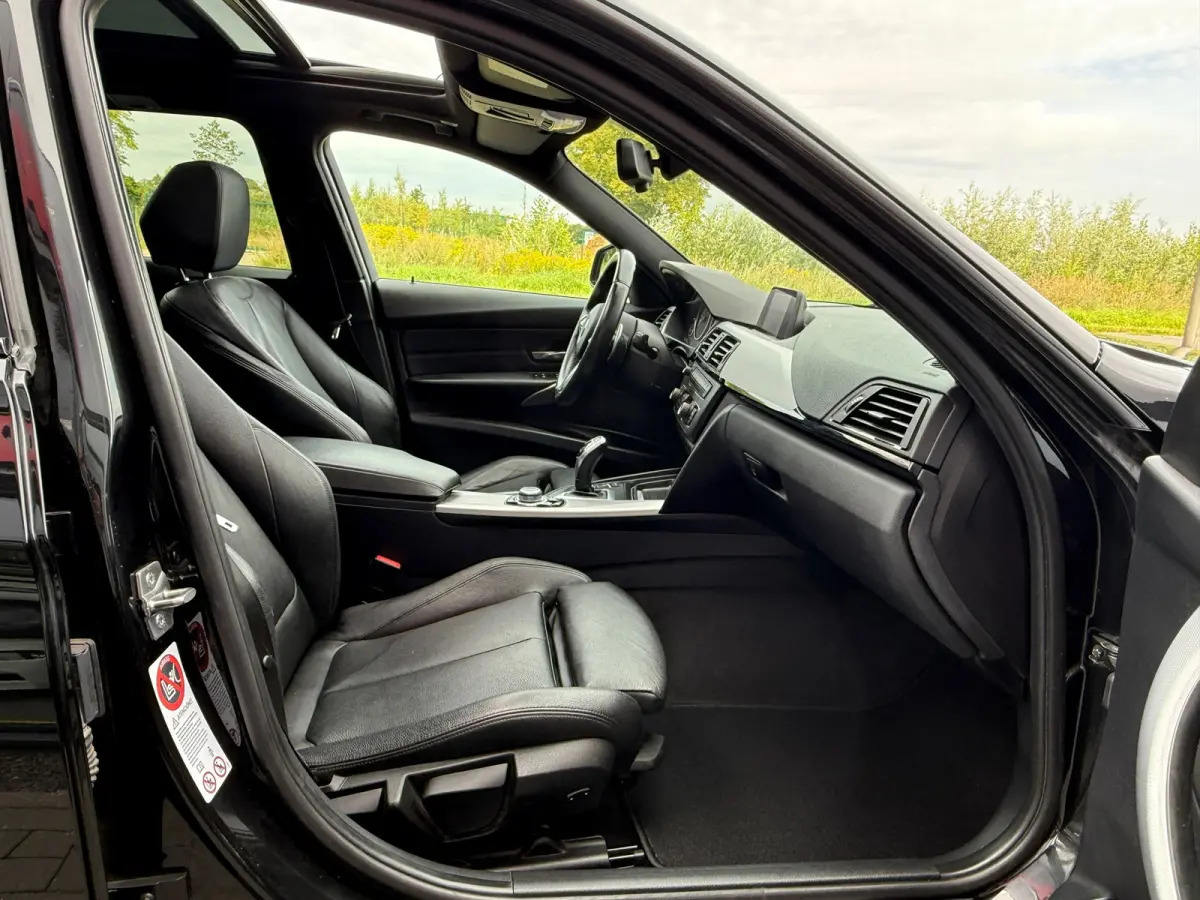 328i Aut M-Tech Sport Pano Leder Navi Xenon