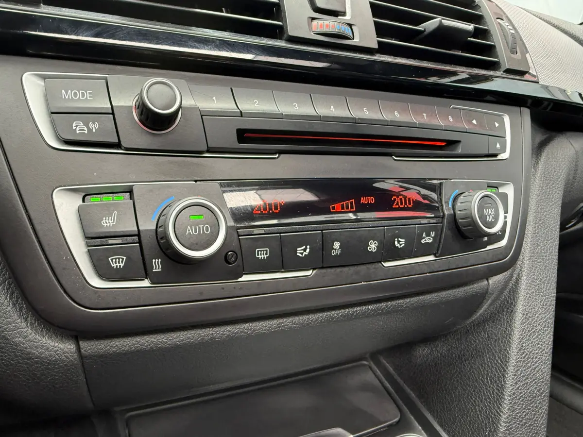 328i Aut M-Tech Sport Pano Leder Navi Xenon