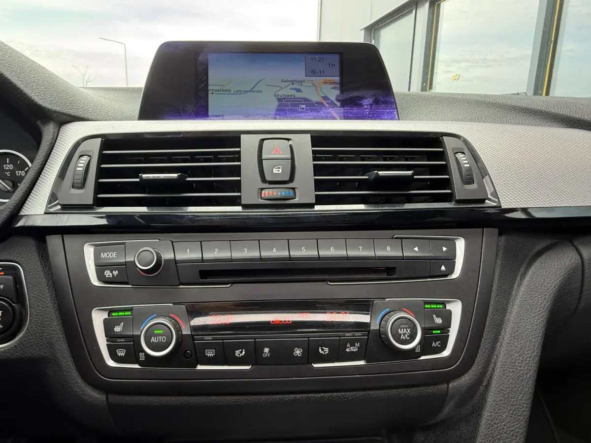 328i Aut M-Tech Sport Pano Leder Navi Xenon
