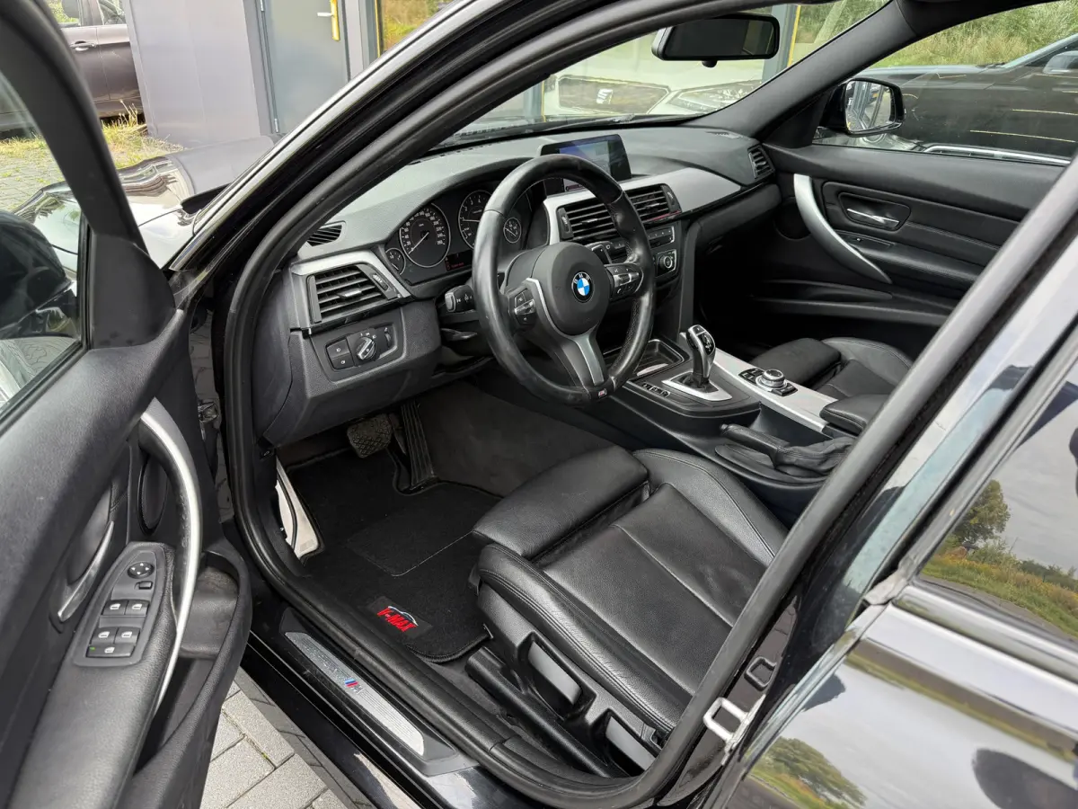 328i Aut M-Tech Sport Pano Leder Navi Xenon