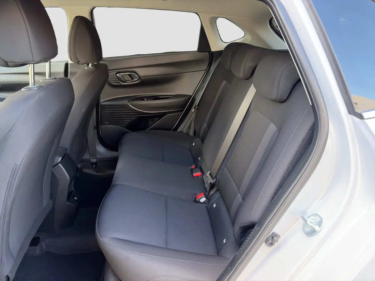1.0 T-GDI 100pk Premium | Carplay | Climate control | Cruise control | Stoel/stuurverwarming | Camera | Parkeersensoren | DAB | Premium Audio | Lichtmetalen velgen | Navigatie
