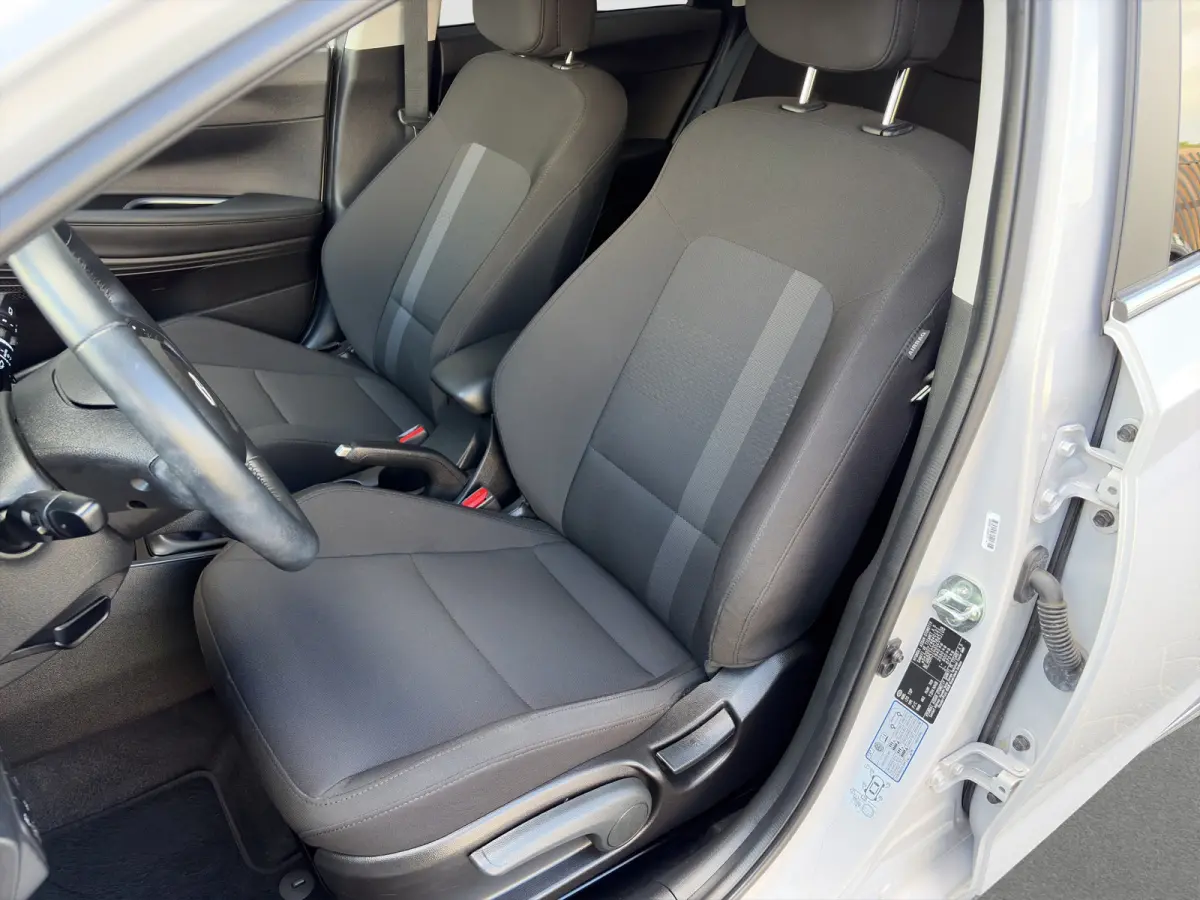 1.0 T-GDI 100pk Premium | Carplay | Climate control | Cruise control | Stoel/stuurverwarming | Camera | Parkeersensoren | DAB | Premium Audio | Lichtmetalen velgen | Navigatie