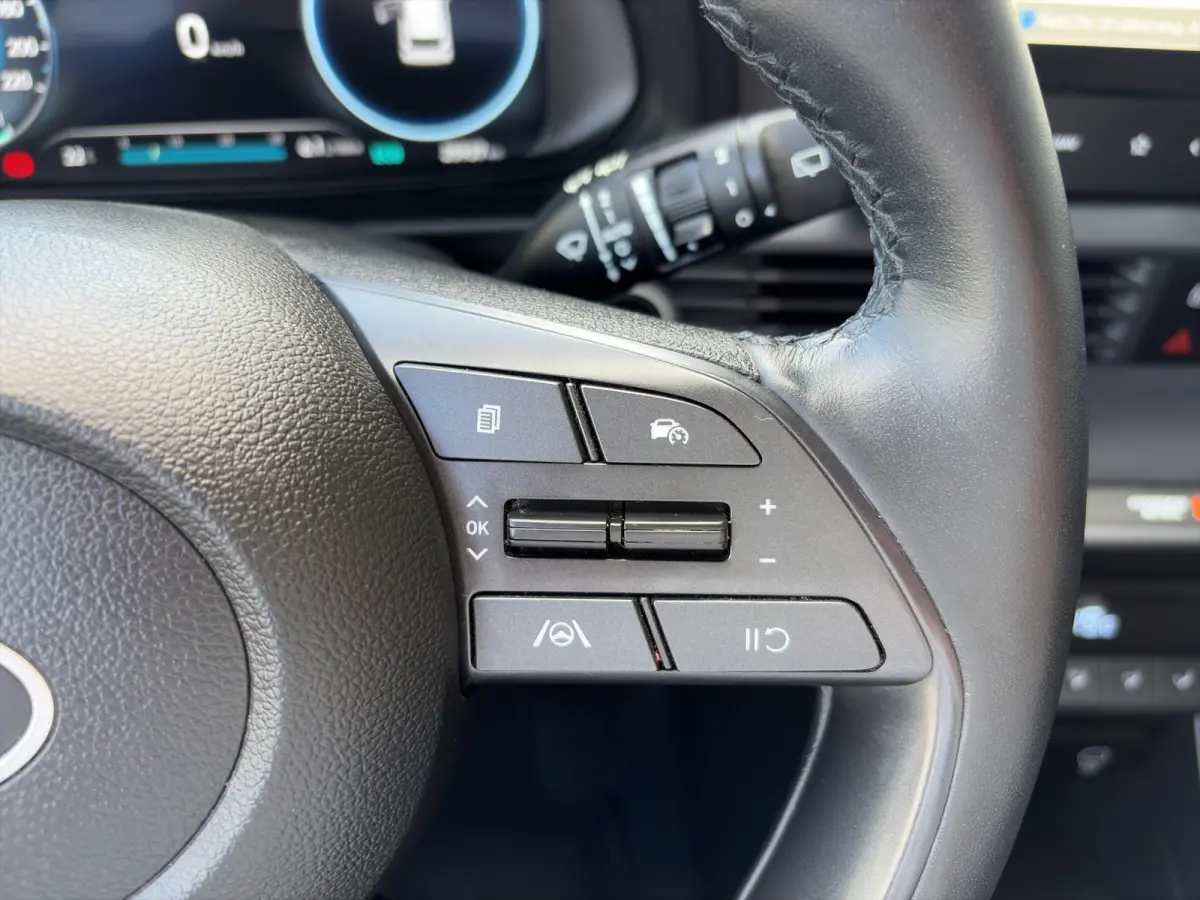 1.0 T-GDI 100pk Premium | Carplay | Climate control | Cruise control | Stoel/stuurverwarming | Camera | Parkeersensoren | DAB | Premium Audio | Lichtmetalen velgen | Navigatie