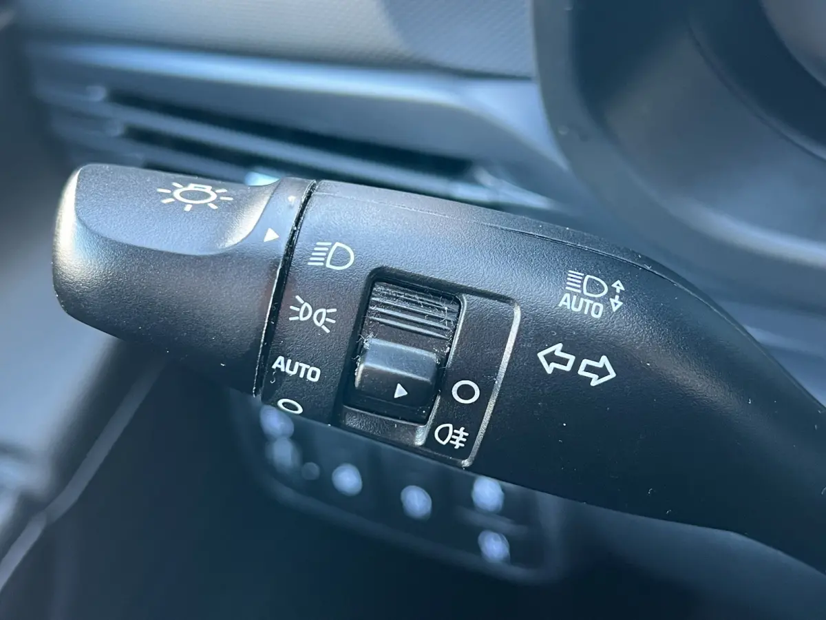 1.0 T-GDI Premium | Carplay | Climate control | Cruise control | Stoel/stuurverwarming | Camera | Parkeersensoren | DAB | Premium Audio | Lichtmetalen velgen | Navigatie