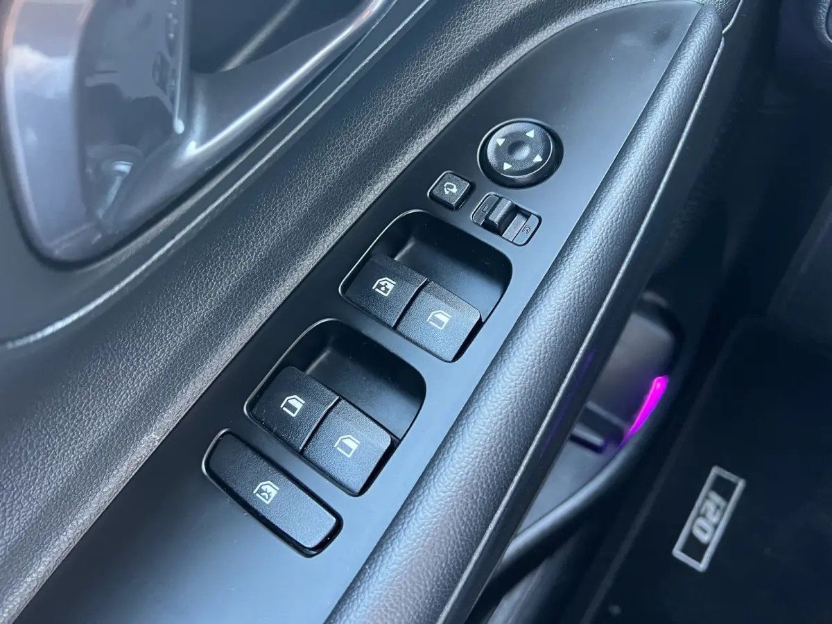 1.0 T-GDI Premium | Carplay | Climate control | Cruise control | Stoel/stuurverwarming | Camera | Parkeersensoren | DAB | Premium Audio | Lichtmetalen velgen | Navigatie