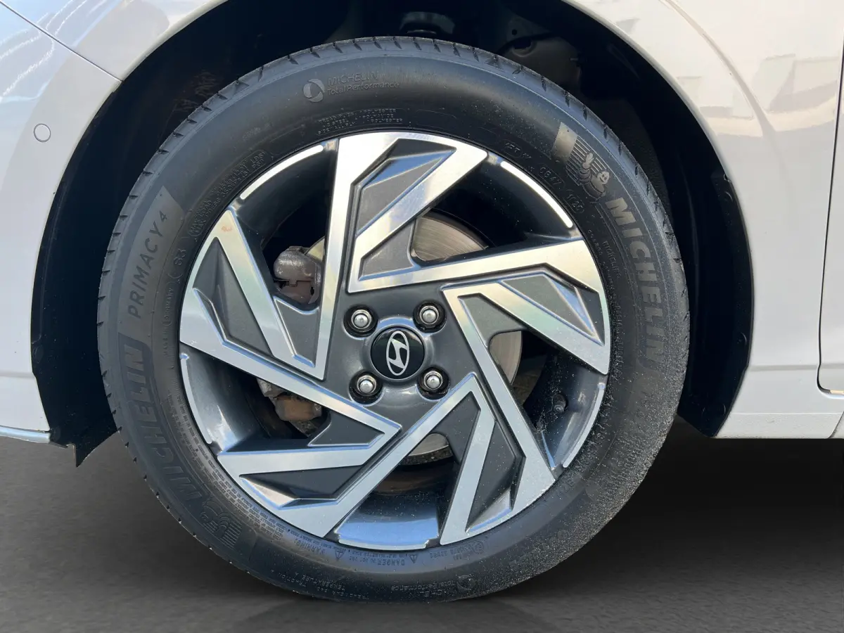 1.0 T-GDI Premium | Carplay | Climate control | Cruise control | Stoel/stuurverwarming | Camera | Parkeersensoren | DAB | Premium Audio | Lichtmetalen velgen | Navigatie