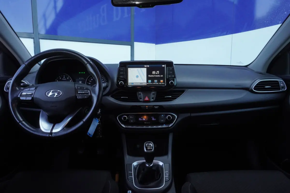 1.0 T-GDI First Edition / Camera / Navi / Cruise / ECC / Carplay / = 90.000 KM !!