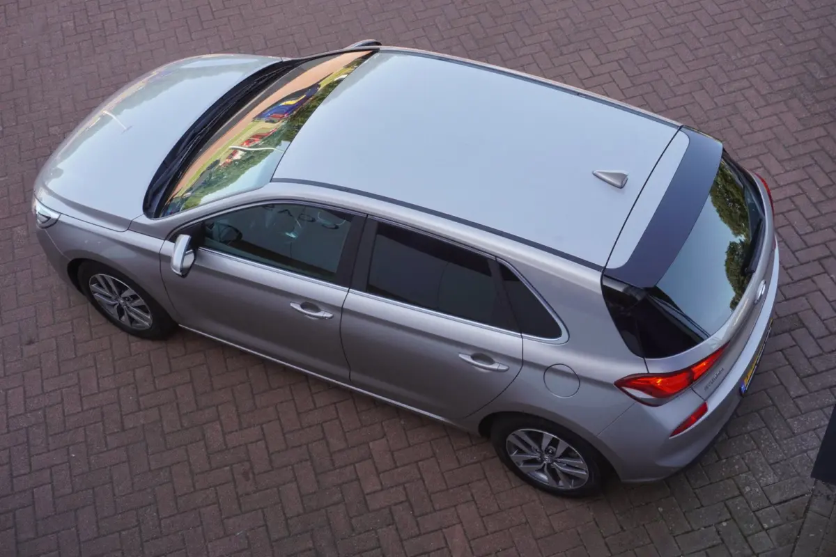 1.0 T-GDI First Edition / Camera / Navi / Cruise / ECC / Carplay / = 90.000 KM !!