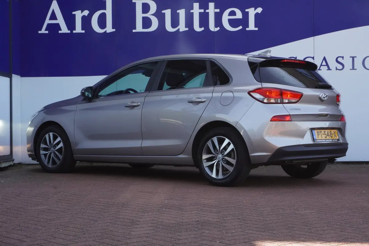 1.0 T-GDI First Edition / Camera / Navi / Cruise / ECC / Carplay / = 90.000 KM !!