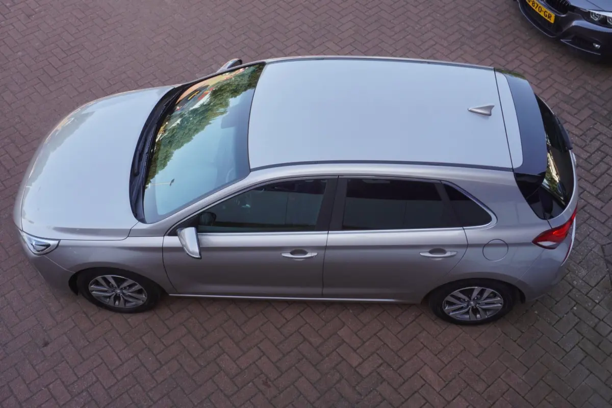 1.0 T-GDI First Edition / Camera / Navi / Cruise / ECC / Carplay / = 90.000 KM !!