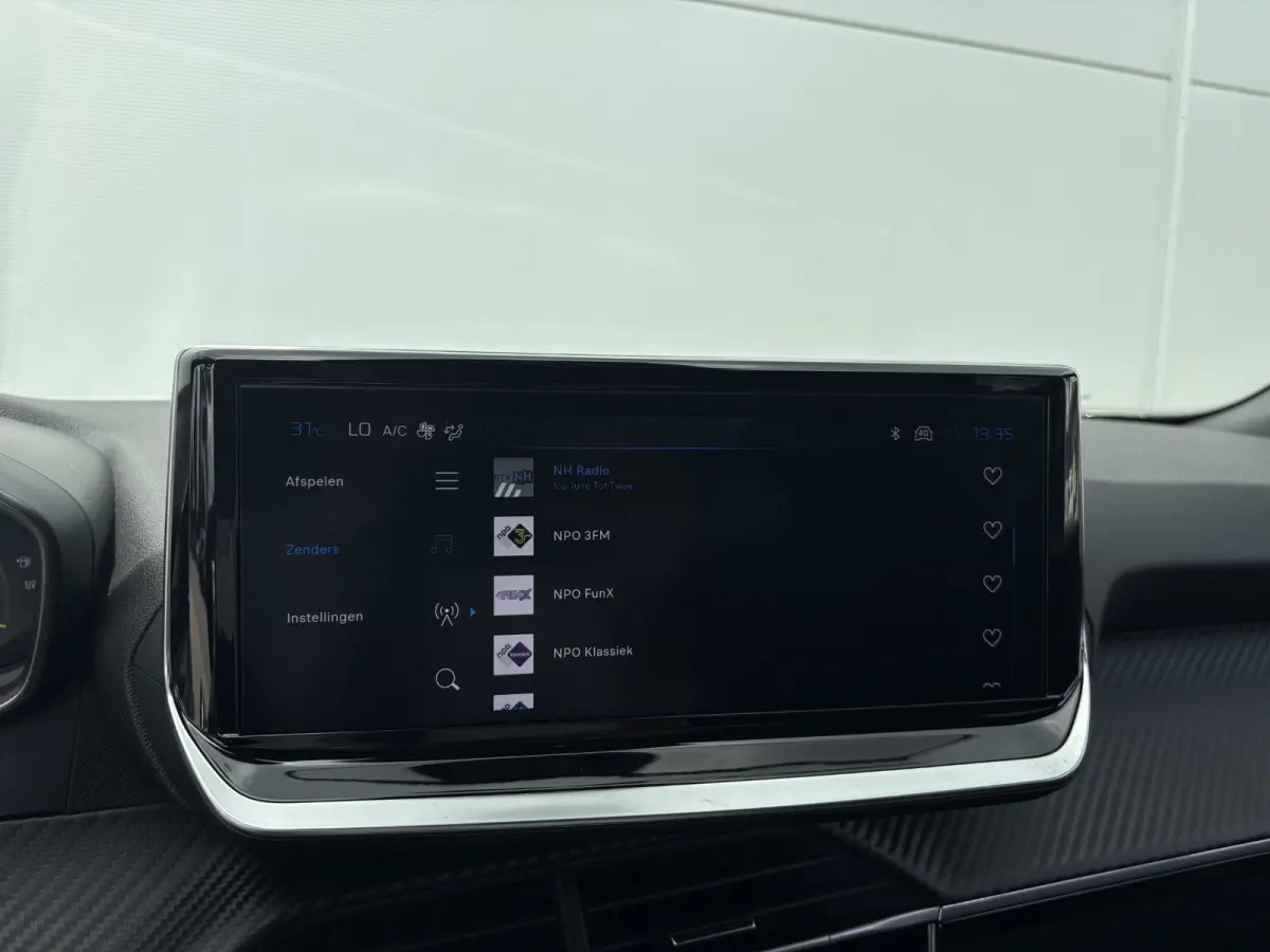 1.2 Hybrid 110 Business | Parkeerhulp | Cruise control | Apple Carplay/Android Auto