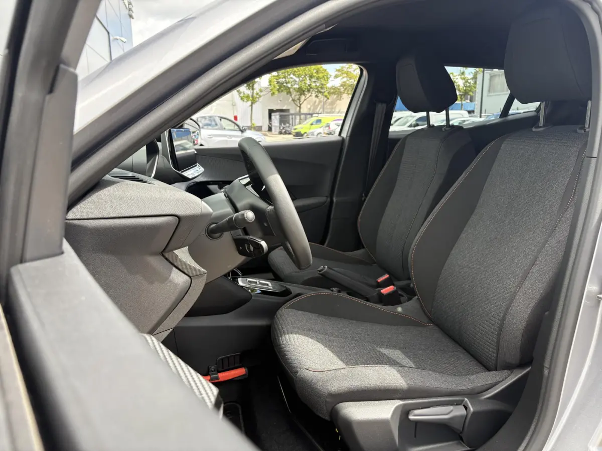 1.2 Hybrid 110 Business | Parkeerhulp | Cruise control | Apple Carplay/Android Auto