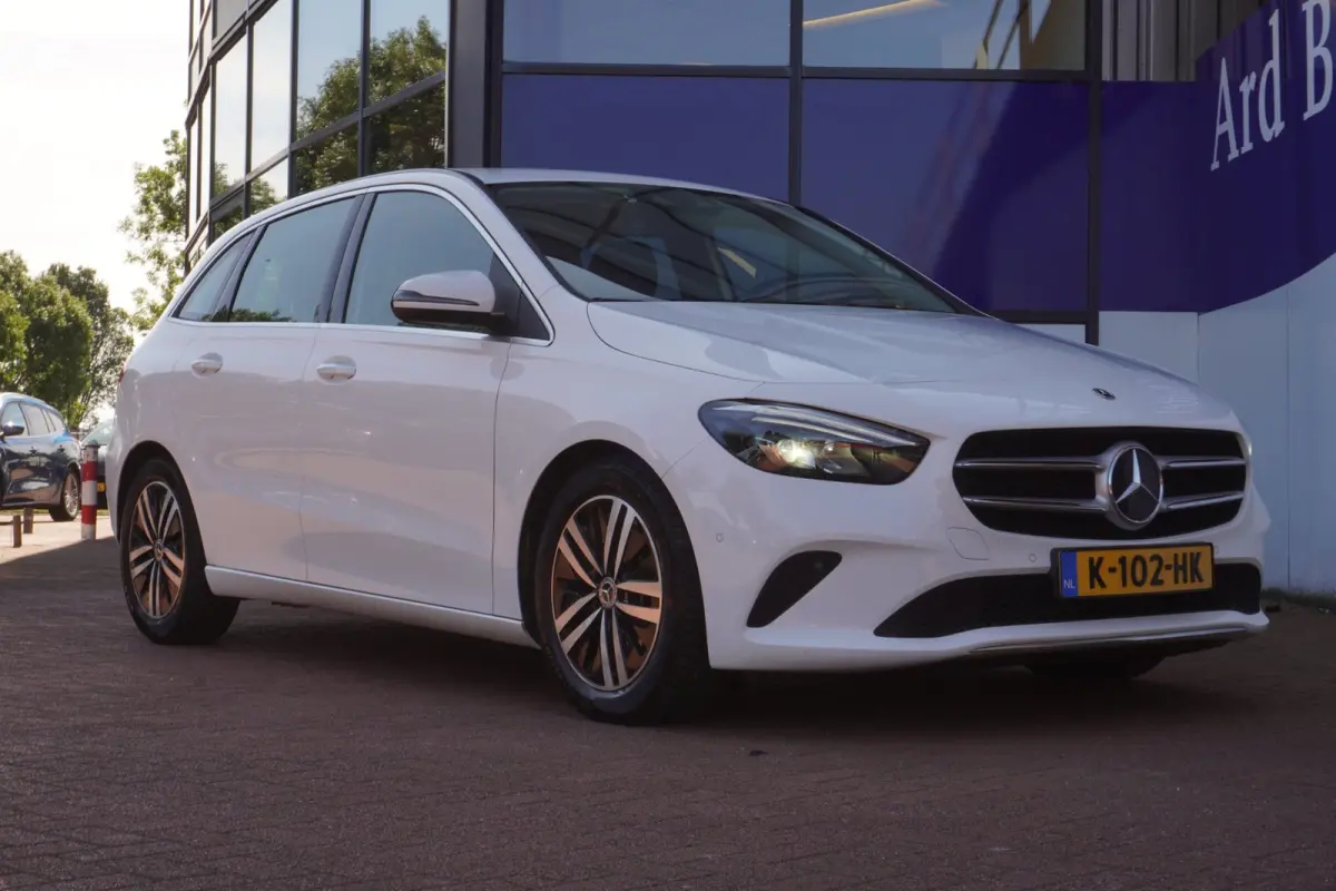 180 Business Solution Luxury / Virtual / Volleder / Camera / LED / Navigatie = ZEER MOOI+TOP AANBIEDING !!