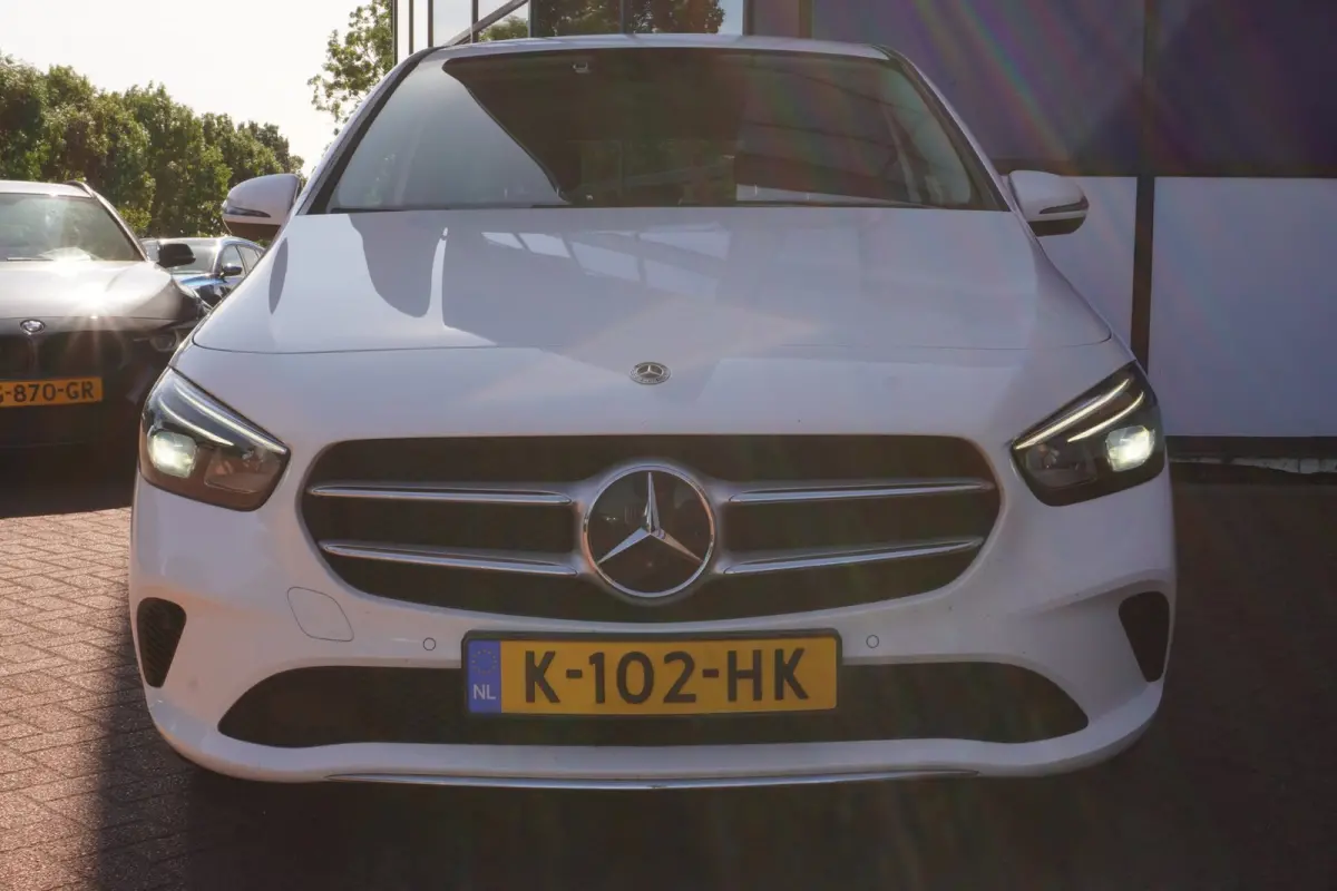 180 Business Solution Luxury / Virtual / Volleder / Camera / LED / Navigatie = ZEER MOOI+TOP AANBIEDING !!
