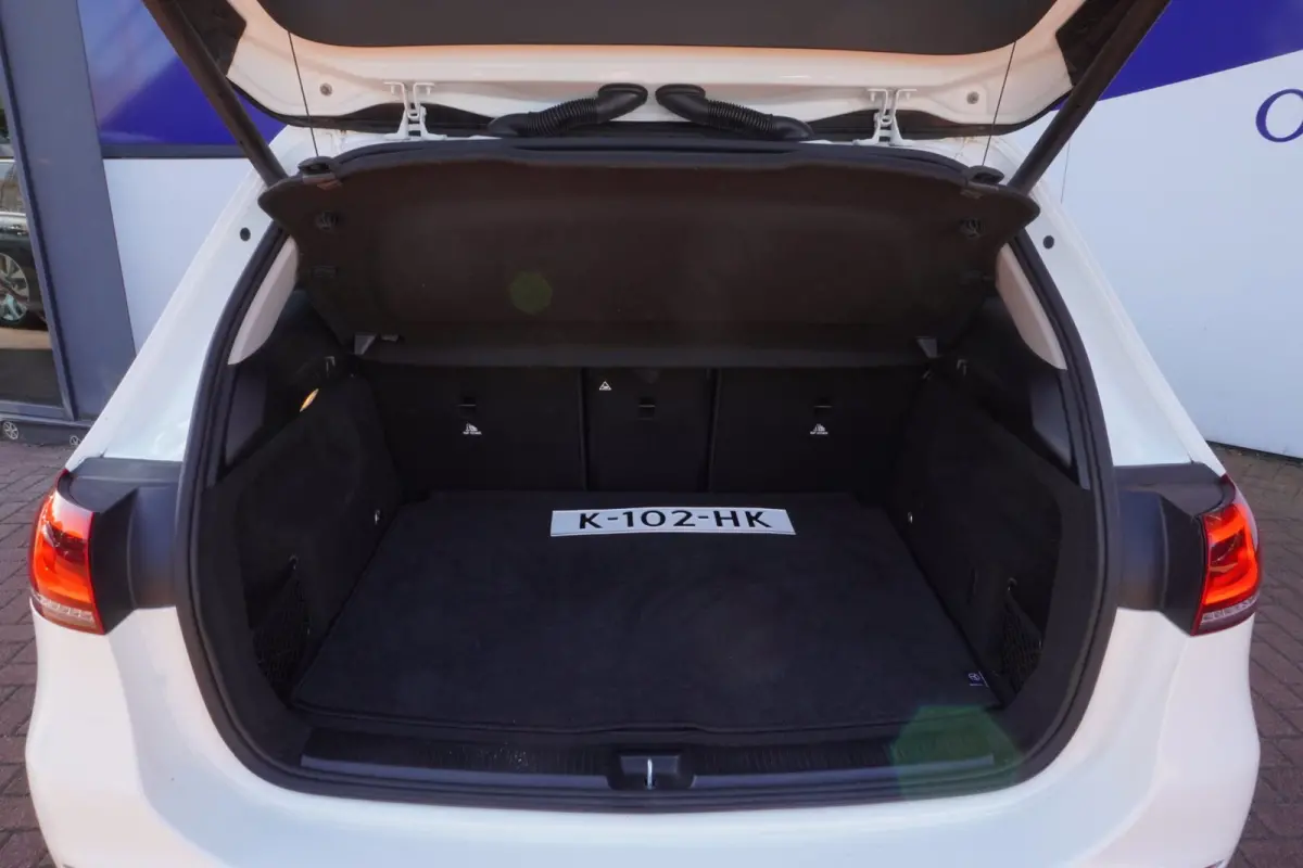 180 Business Solution Luxury / Virtual / Volleder / Camera / LED / Navigatie = ZEER MOOI+TOP AANBIEDING !!