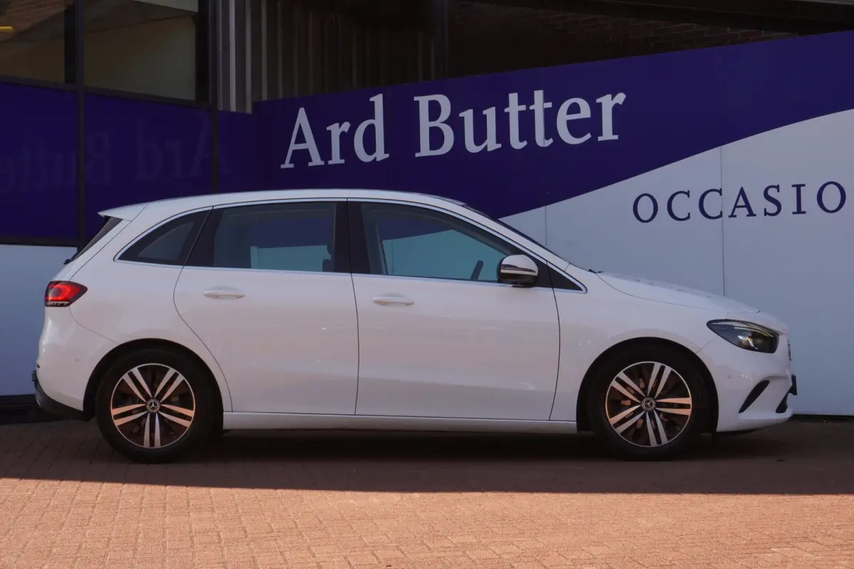 180 Business Solution Luxury / Virtual / Volleder / Camera / LED / Navigatie = ZEER MOOI+TOP AANBIEDING !!
