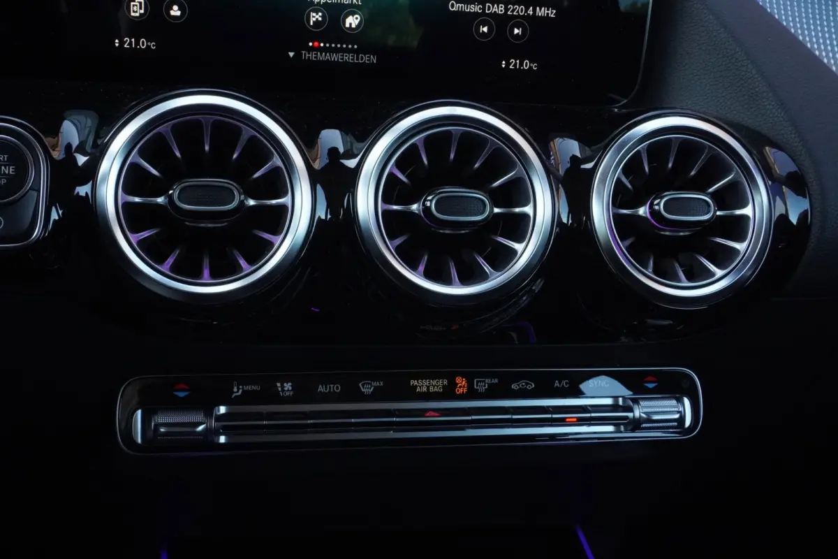 180 Business Solution Luxury / Virtual / Volleder / Camera / LED / Navigatie = ZEER MOOI+TOP AANBIEDING !!