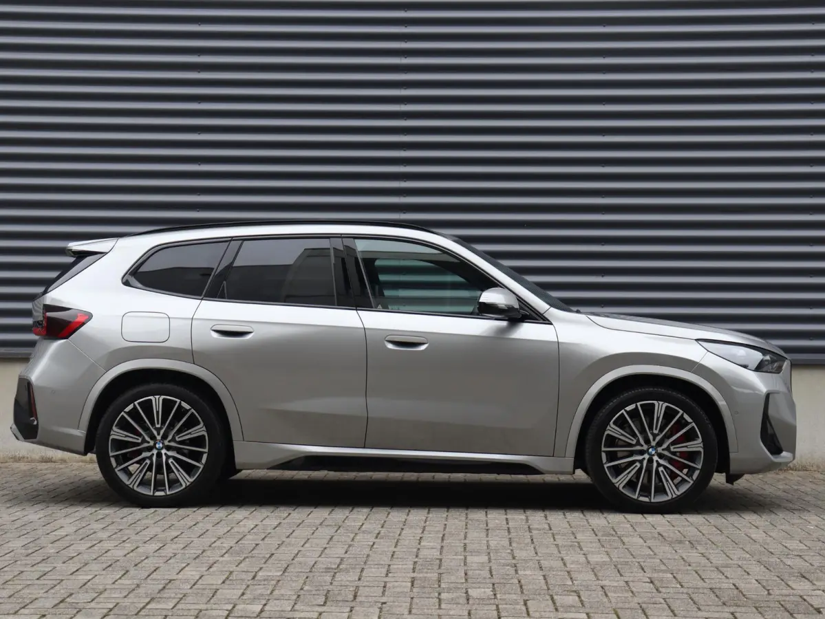 xDrive30e | M Sportpakket Pro | Panodak | Head-Up | Trekhaak | Elektr. Stoelen | Harman Kardon | Driving Assistant Prof. | Comfort Access | SOH 100% | 20'' LMV