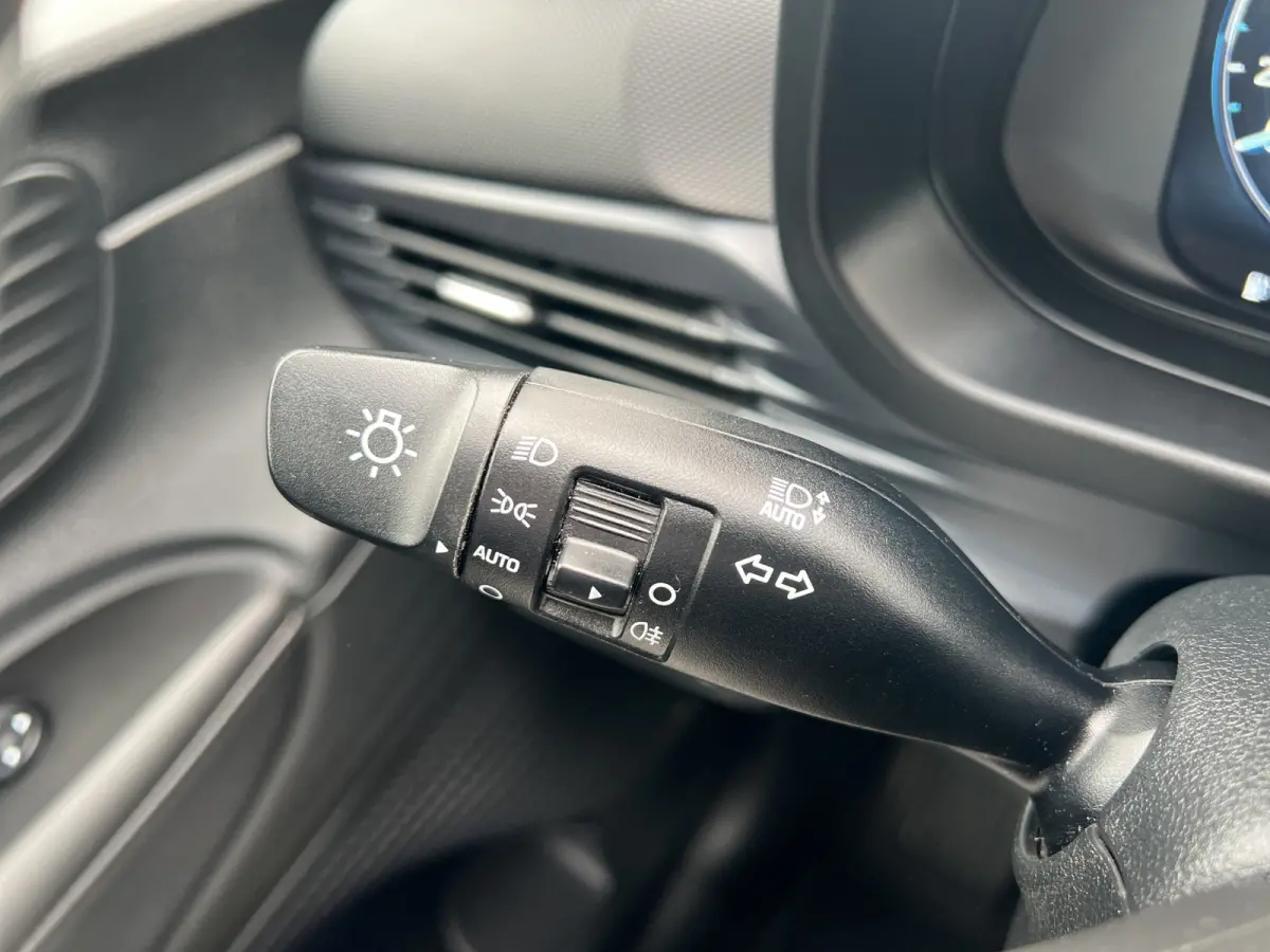 1.0 T-GDI 100pk Premium | Carplay | Climate control | Cruise control | Stoel/stuurverwarming | Camera | Parkeersensoren | DAB | Premium Audio | Lichtmetalen velgen | Navigatie