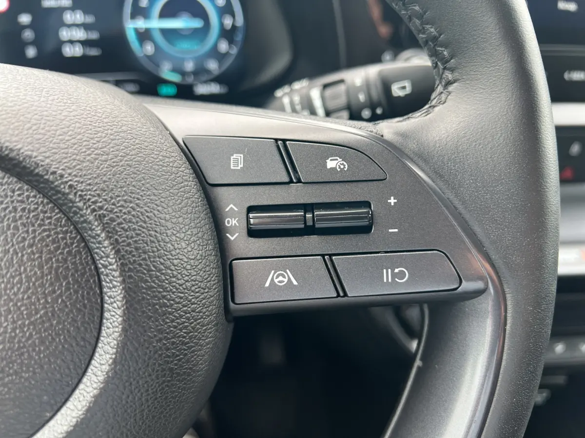 1.0 T-GDI 100pk Premium | Carplay | Climate control | Cruise control | Stoel/stuurverwarming | Camera | Parkeersensoren | DAB | Premium Audio | Lichtmetalen velgen | Navigatie
