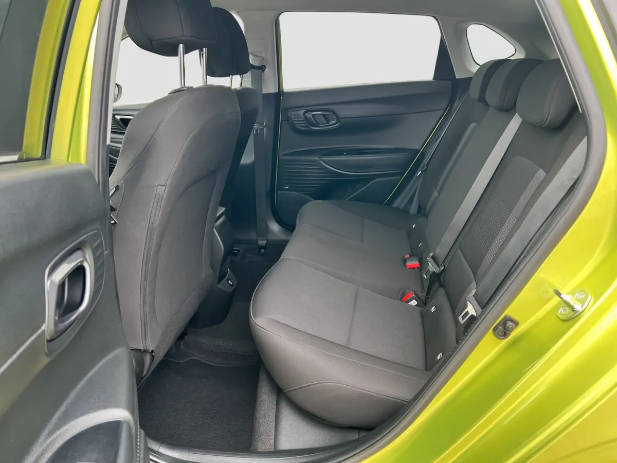 1.0 T-GDI 100pk Premium | Carplay | Climate control | Cruise control | Stoel/stuurverwarming | Camera | Parkeersensoren | DAB | Premium Audio | Lichtmetalen velgen | Navigatie
