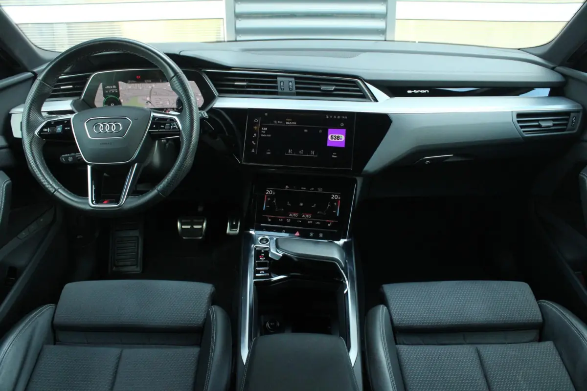 50 340pk quattro S Edition 95 kWh | Trekhaak | Elek. Sportstoelen + Memory | Stuur + Stoelverwarming | Adaptieve Cruise Control | Achteruitrijcamera