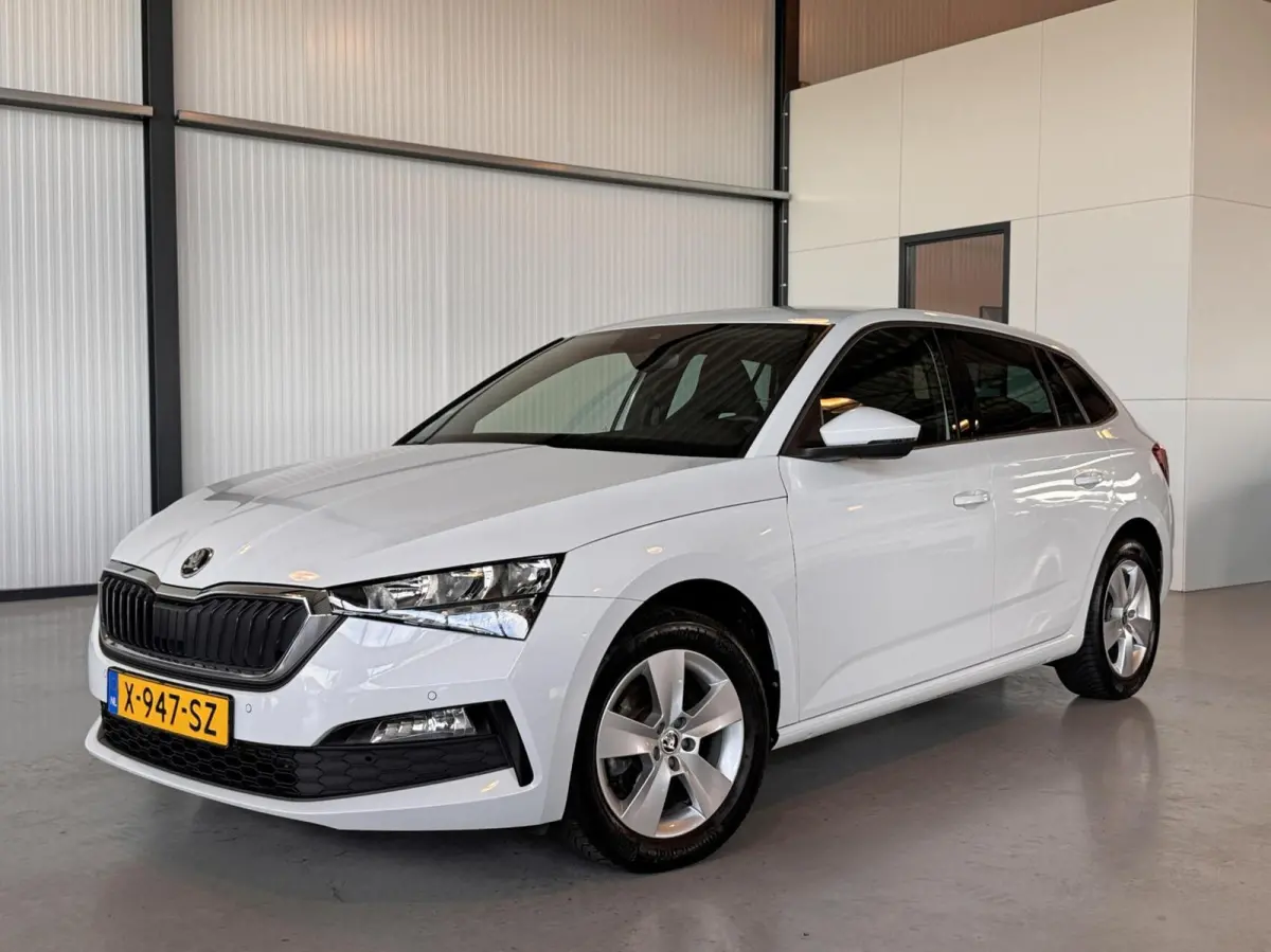 Škoda Scala 2024 Benzine Handgeschakeld leasen