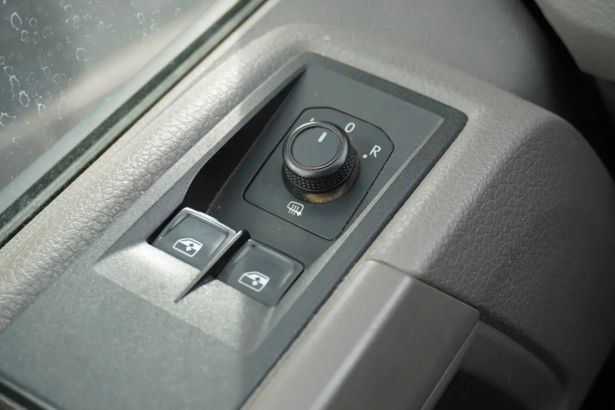 2.0 TDI 140PK L3H3 4Motion EURO 6 - Airco - PDC - €21.950,- Excl.